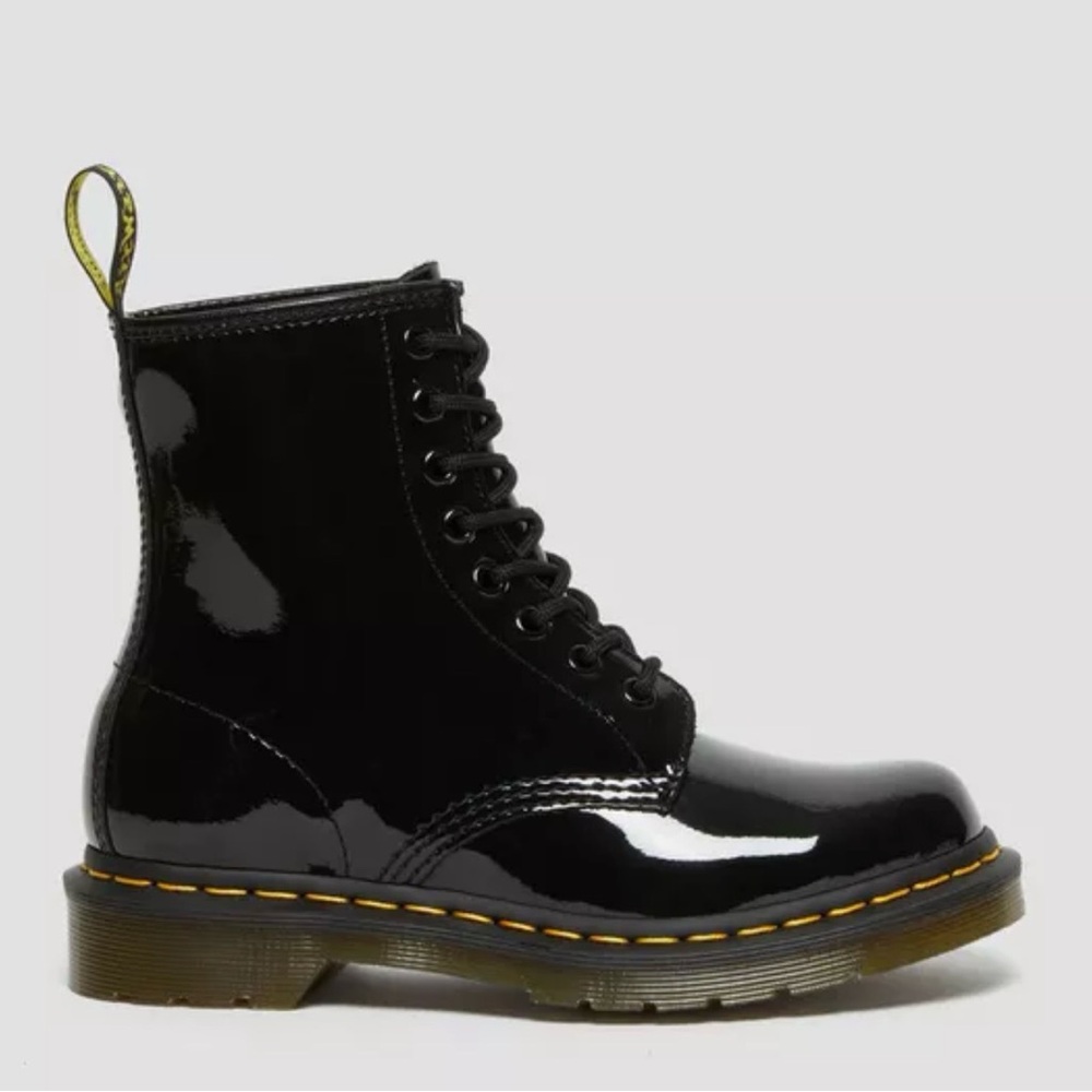 DR MARTENS 1460 WOMEN'S PATENT LEATHER LACE BOOTS, Sz 7 women NWOB